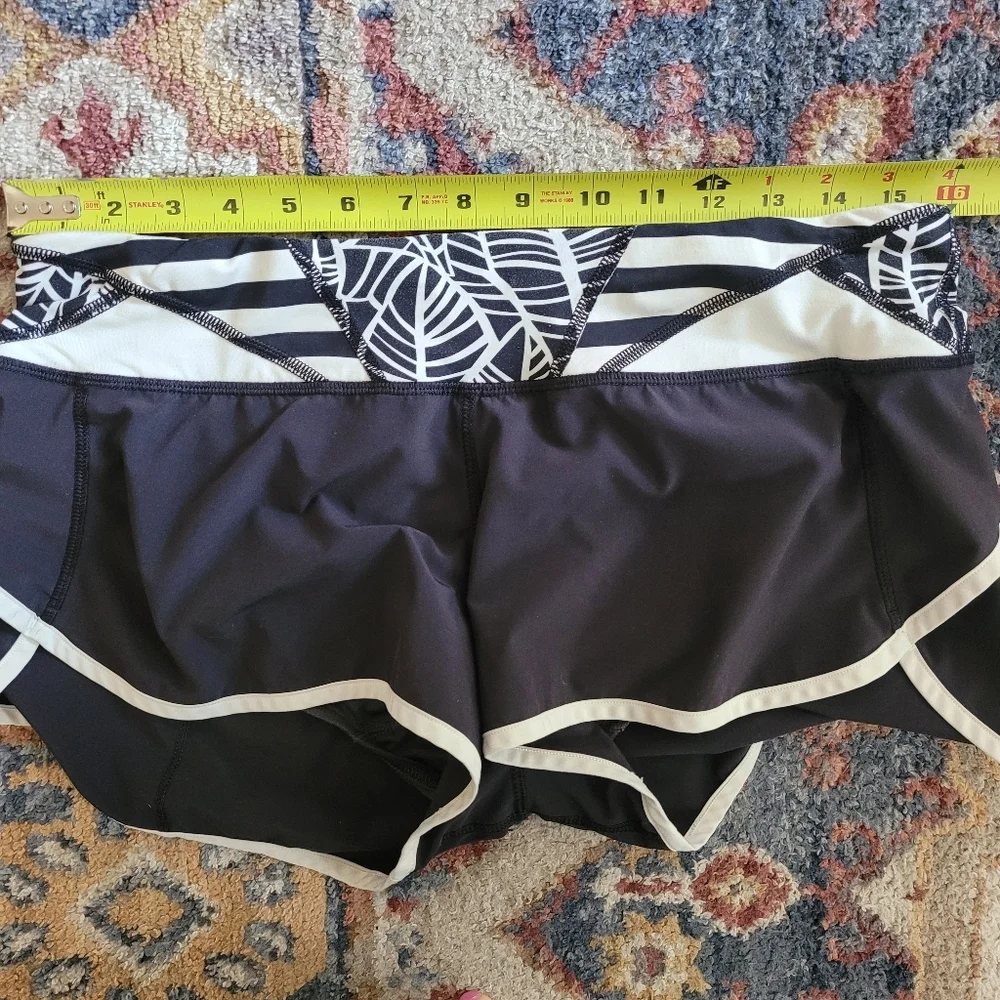 Lululemon Rare Run Speed Short‎ *4-way Stretch Lined Size 8 Black / Angel Wing